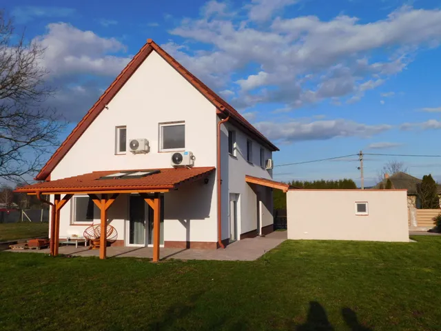 Eladó ház Kehidakustány 142 nm