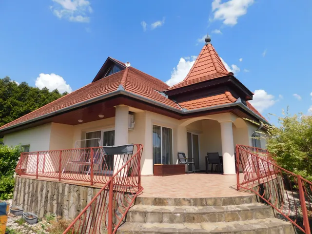 Eladó ház Cserszegtomaj 167 nm