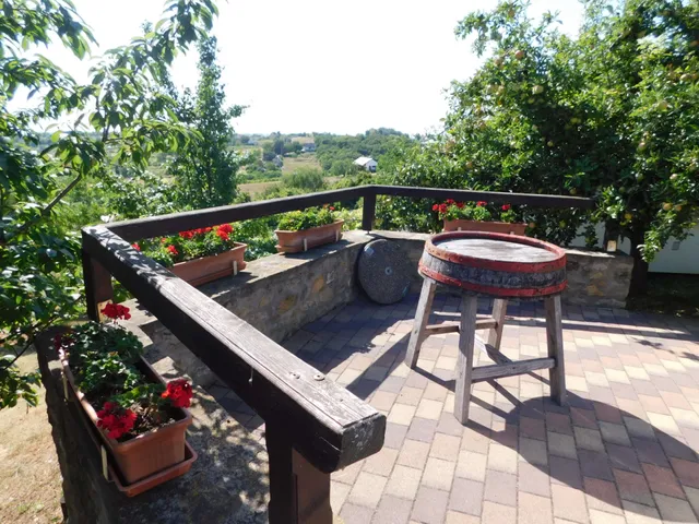 Eladó üdülő és hétvégi ház Rezi 83 nm