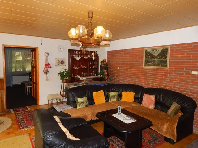 Eladó ház Balatonberény 212 nm