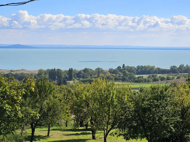 Eladó nyaraló Balatonederics, Újhegy 184 nm