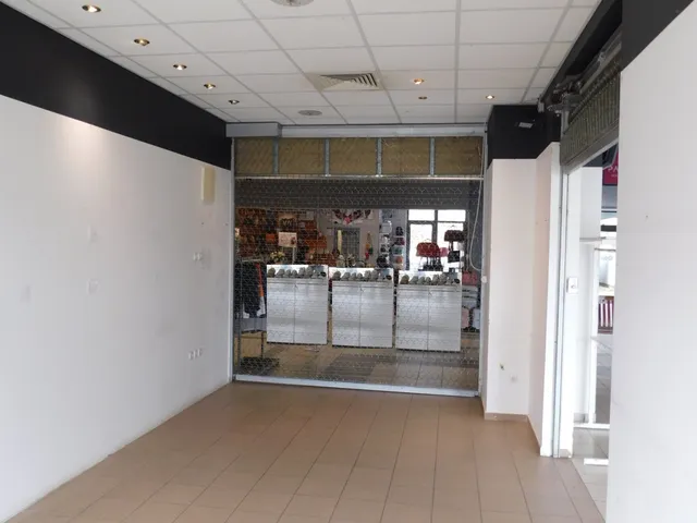 Eladó kereskedelmi és ipari ingatlan Hévíz 27 nm