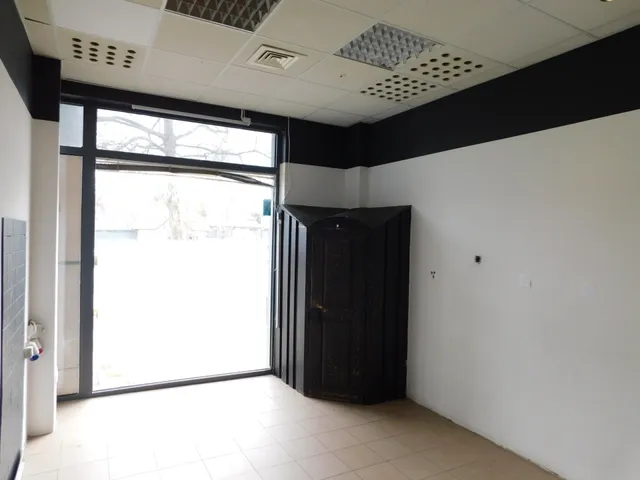 Eladó kereskedelmi és ipari ingatlan Hévíz, Nagyparkoló 27 nm