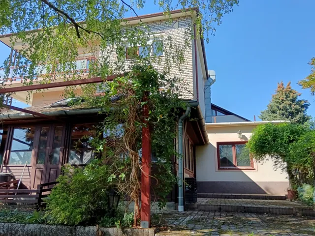 Eladó ház Vonyarcvashegy 400 nm