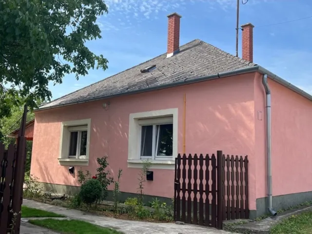 Eladó ház Lesenceistvánd 90 nm
