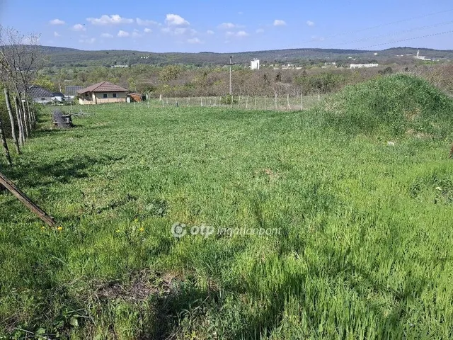Eladó telek Balatonfűzfő 1276 nm