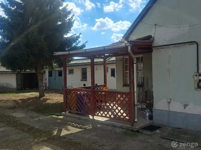 Eladó ház Gyöngyös, Esze Tamás utca 17 107 nm