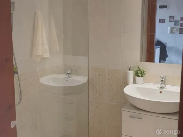 Eladó lakás Üröm 120 nm