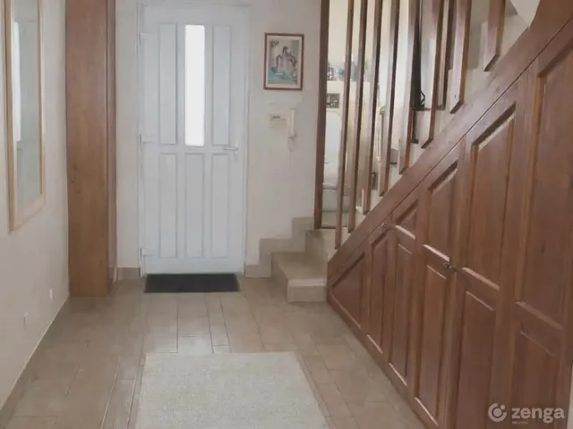 Eladó lakás Üröm 120 nm