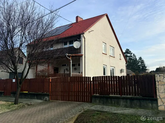 Eladó ház Tamási 200 nm