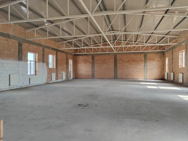 Eladó kereskedelmi és ipari ingatlan Sóskút 950 nm