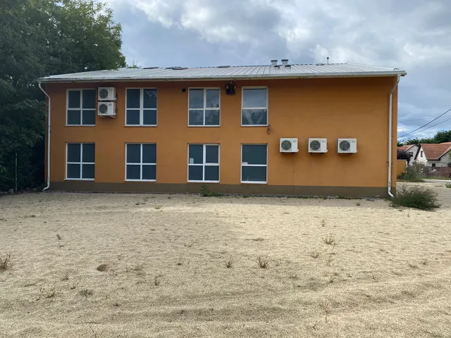 Eladó kereskedelmi és ipari ingatlan Szigethalom 780 nm