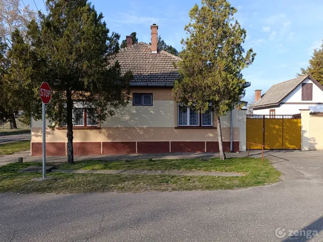 Eladó ház Kunbaja 100 nm