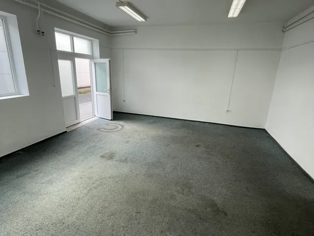 Kiadó kereskedelmi és ipari ingatlan Budapest XXIII. kerület, Soroksár, Ócsai út 4 51 nm