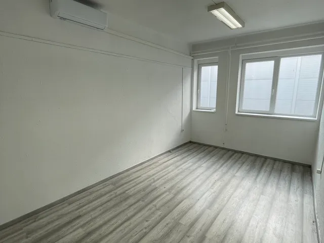 Kiadó kereskedelmi és ipari ingatlan Budapest XXIII. kerület, Soroksár, Ócsai út 4 51 nm