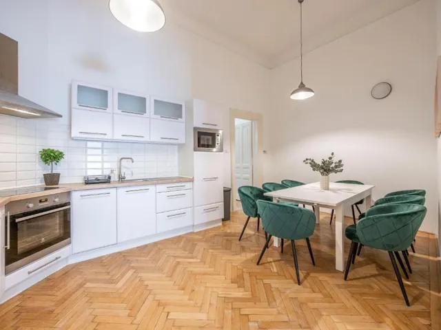 Eladó lakás Budapest VI. kerület, Podmaniczky u. 16 100 nm