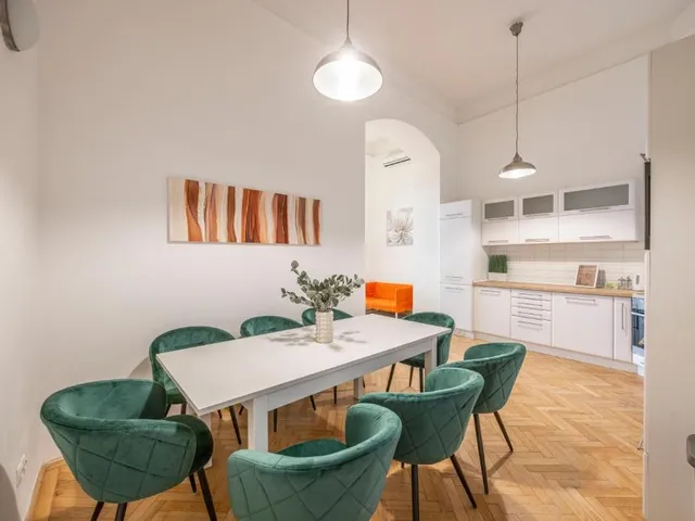 Eladó lakás Budapest VI. kerület 100 nm