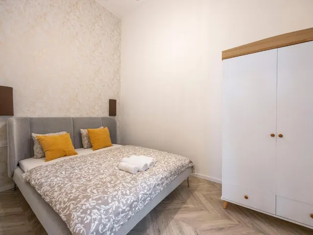 Eladó lakás Budapest VI. kerület, Jókai u. 40 84 nm