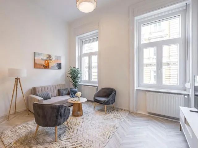 Eladó lakás Budapest VI. kerület, Jókai u. 40 84 nm