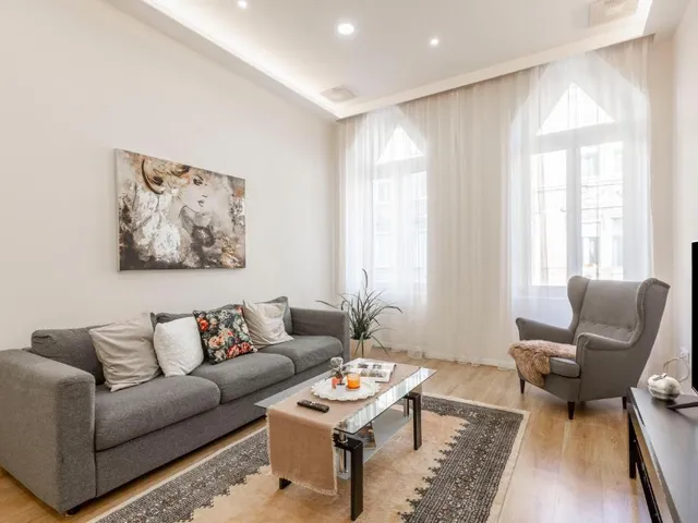 Eladó lakás Budapest VI. kerület 93 nm