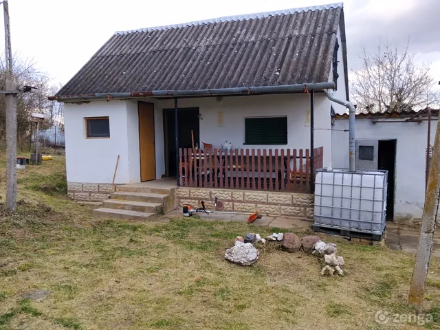 Eladó mezőgazdasági ingatlan Ötvöskónyi 1200 nm