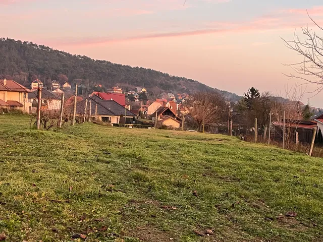 Eladó telek Vonyarcvashegy 700 nm