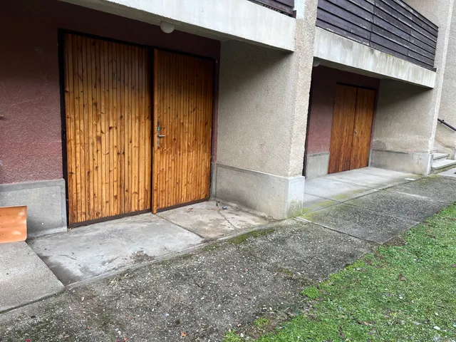 Eladó garázs Keszthely 17 nm