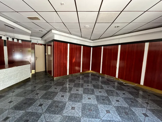 Eladó kereskedelmi és ipari ingatlan Keszthely 60 nm