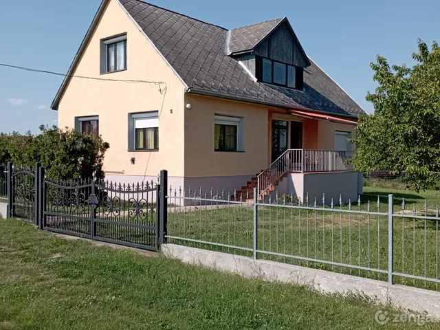 Eladó ház Csajág 148 nm