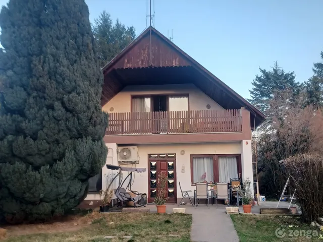 Eladó ház Pócsmegyer, Surány 132 nm