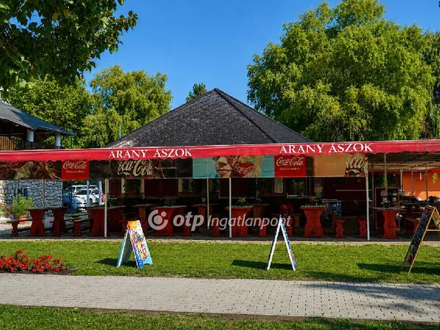 Eladó kereskedelmi és ipari ingatlan Balatonederics 90 nm