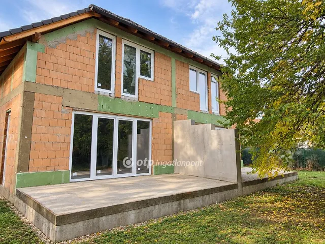 Eladó ház Kápolnásnyék 136 nm