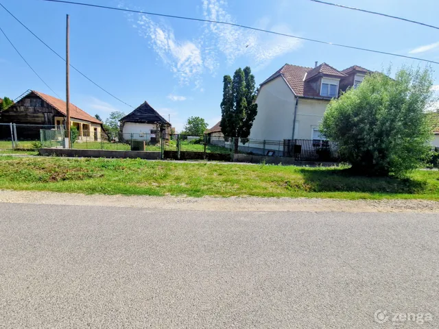 Eladó telek Felsőzsolca 2300 nm