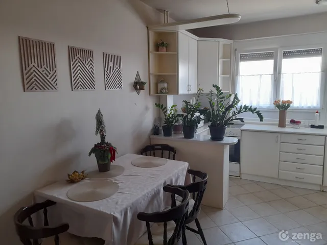 Eladó lakás Paks 65 nm