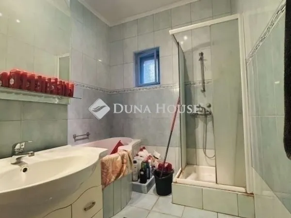 Eladó ház Gyál 180 nm