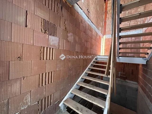 Eladó ház Budapest XVIII. kerület 420 nm