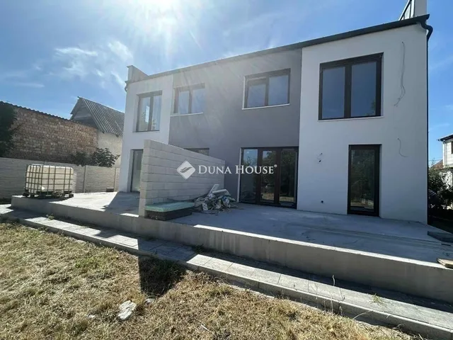 Eladó ház Budapest XVIII. kerület 186 nm