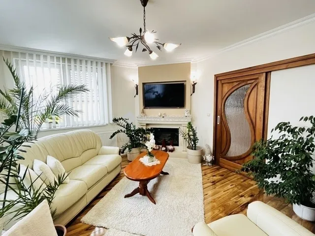 Eladó ház Monor 190 nm