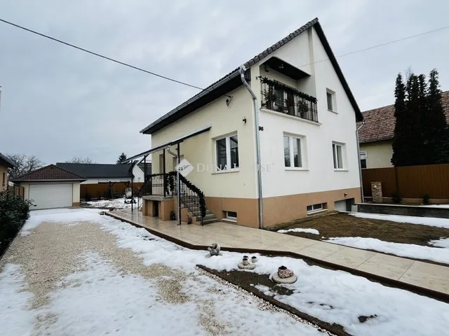 Eladó ház Monor 190 nm