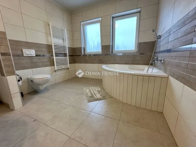 Eladó ház Budapest XVIII. kerület 210 nm