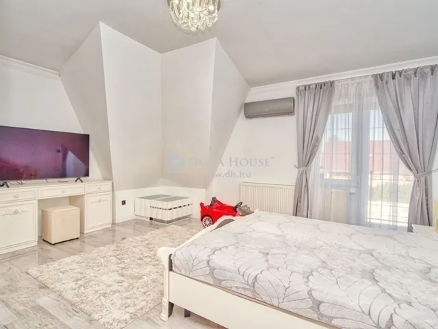 Eladó ház Gyál 260 nm