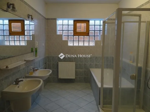 Eladó ház Budapest XVIII. kerület 265 nm