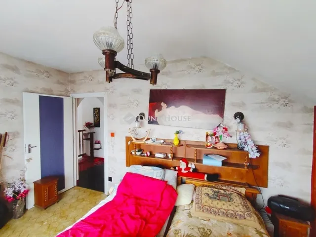 Eladó ház Budapest XVIII. kerület, Újpéteritelep 250 nm