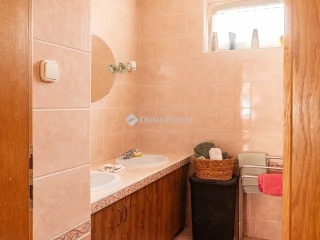 Eladó ház Budapest XVIII. kerület 196 nm