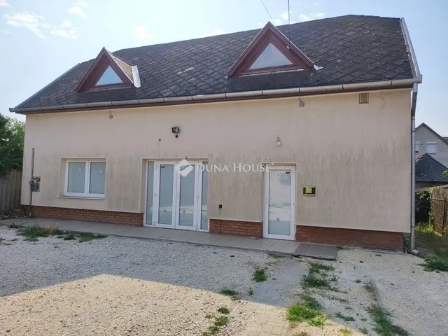 Eladó ház Gyál 265 nm