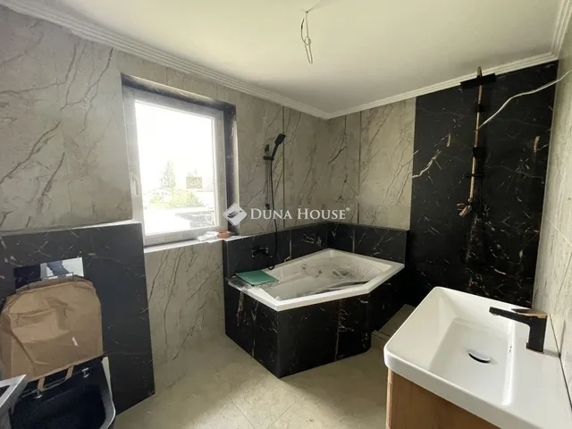 Eladó ház Vecsés 163 nm