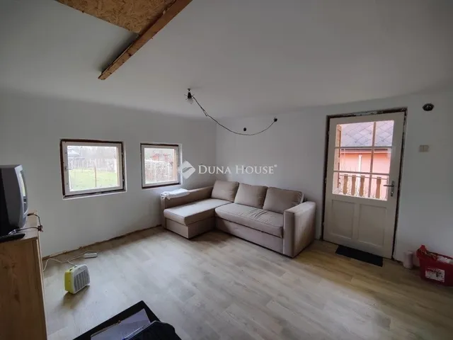 Eladó ház Péteri 32 nm