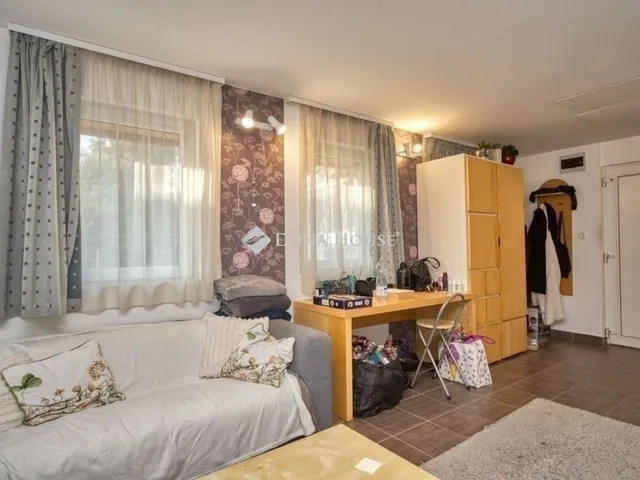 Eladó ház Budapest XVIII. kerület, Szemeretelep 135 nm