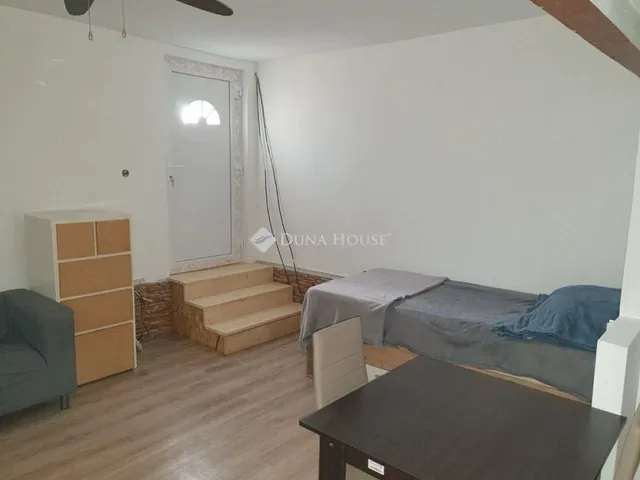 Eladó ház Budapest XVIII. kerület, Szemeretelep 135 nm