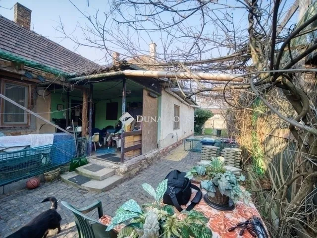 Eladó ház Budapest XVIII. kerület, Szemeretelep 135 nm